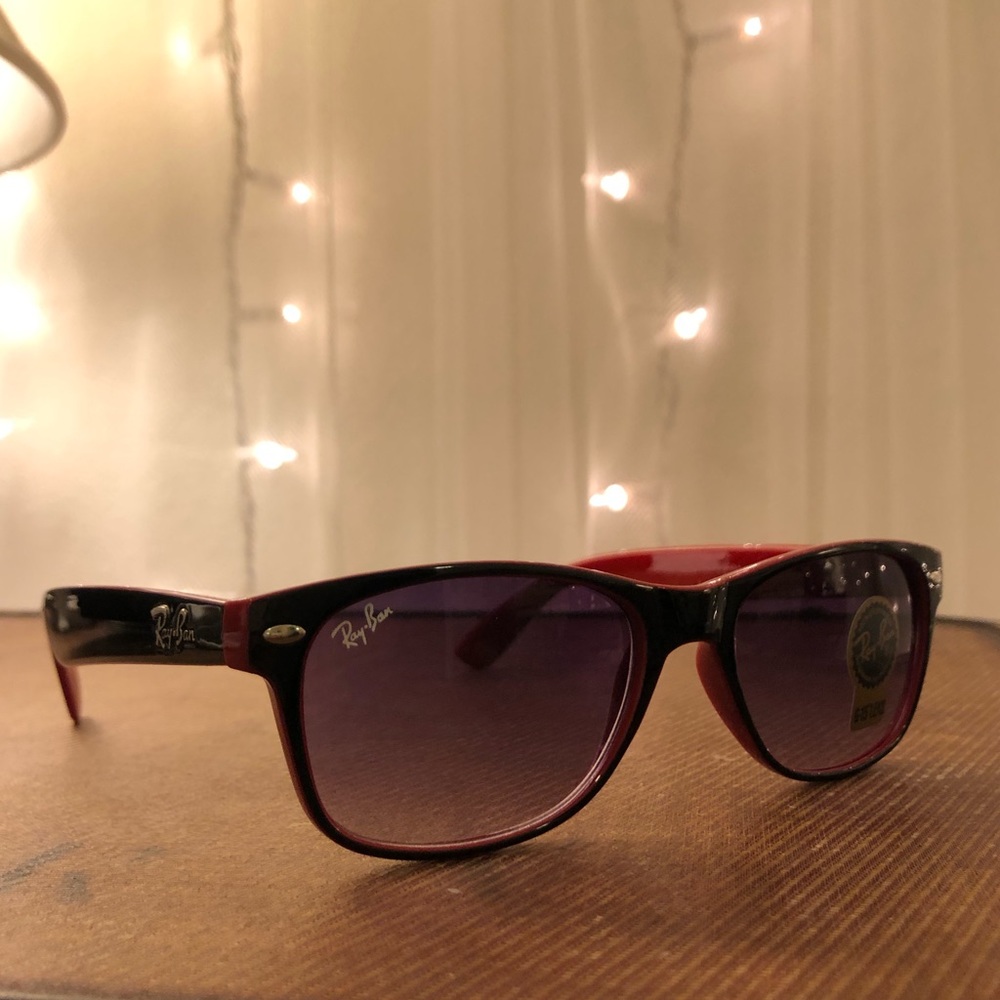 Black and Red Wayfarer Raybans Sunglasses